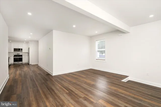 $1,800 | 656 Schiller Avenue, Hamilton, NJ 08610