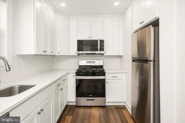 $1,800 | 656 Schiller Avenue, Hamilton, NJ 08610