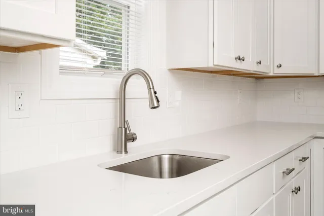 $1,800 | 656 Schiller Avenue, Hamilton, NJ 08610