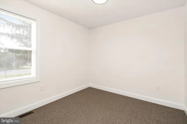 $1,800 | 656 Schiller Avenue, Hamilton, NJ 08610