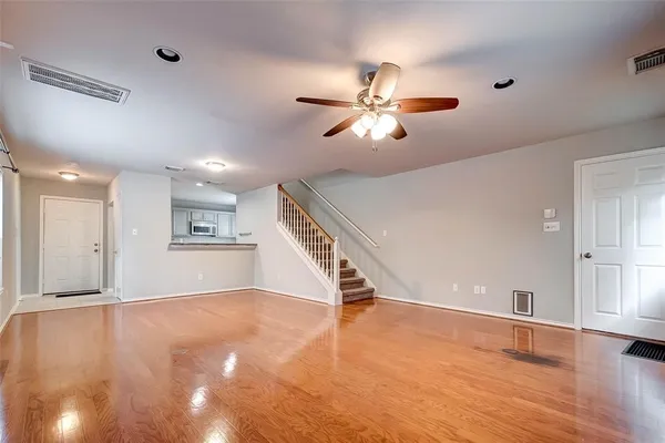 $2,000 | 1718 Redwing Cove Drive, Houston, TX 77009