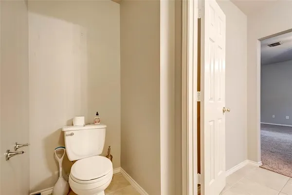 $2,000 | 1718 Redwing Cove Drive, Houston, TX 77009