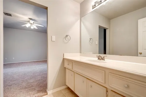 $2,000 | 1718 Redwing Cove Drive, Houston, TX 77009