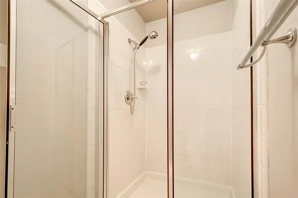 $2,000 | 1718 Redwing Cove Drive, Houston, TX 77009