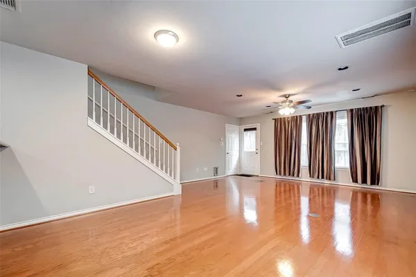 $2,000 | 1718 Redwing Cove Drive, Houston, TX 77009