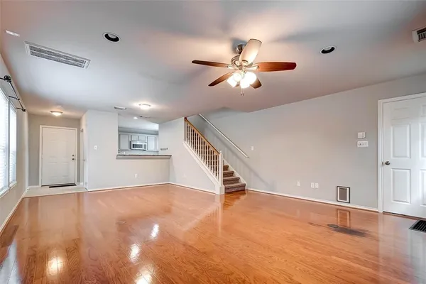 $2,000 | 1718 Redwing Cove Drive, Houston, TX 77009