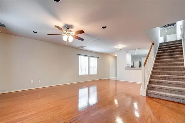 $2,000 | 1718 Redwing Cove Drive, Houston, TX 77009