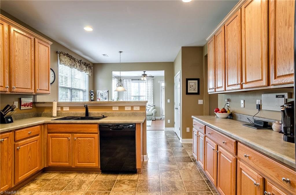 4617 River Valley Road High Point, NC 27265 - Photo 6 of 30