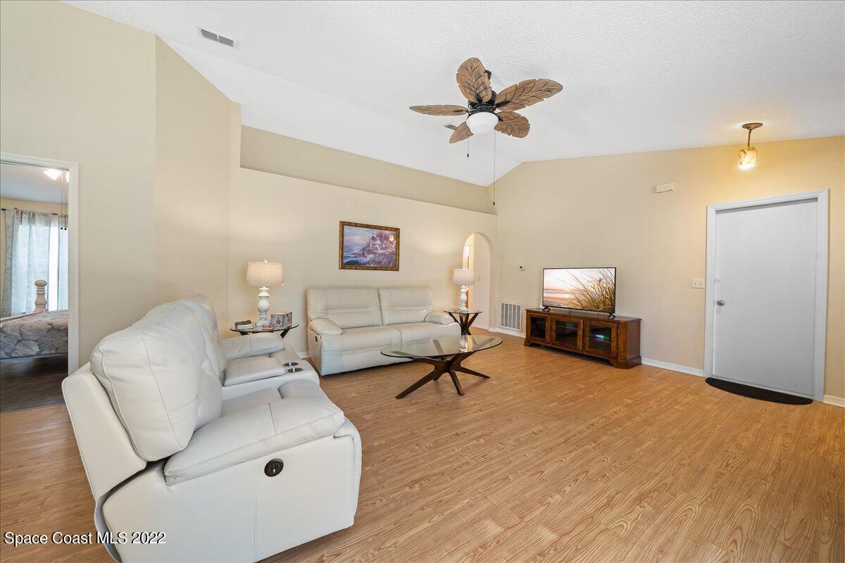 2177 Redwood Circle Palm Bay, FL 32905 - Photo 6 of 30 a living room with furniture