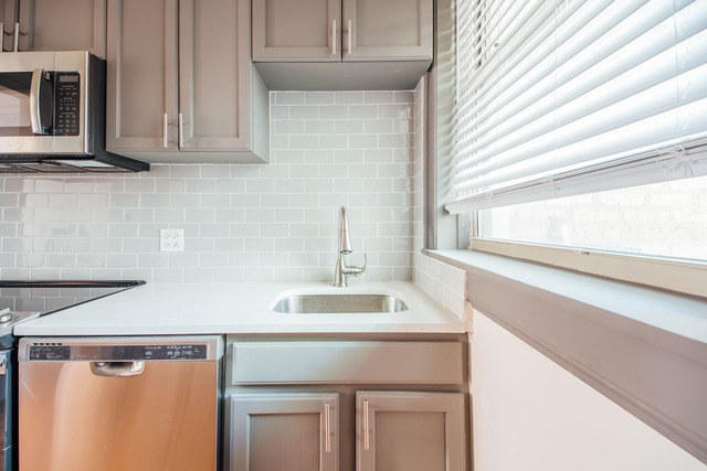 4334 North Hermitage Avenue, Unit E2 Chicago, IL 60613 - Photo 7 of 30