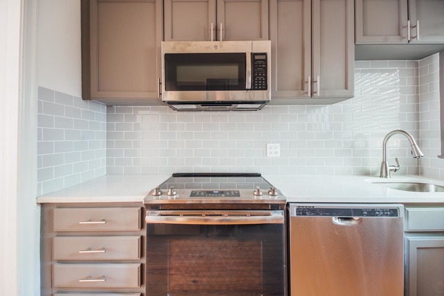 4334 North Hermitage Avenue, Unit E2 Chicago, IL 60613 - Photo 8 of 30