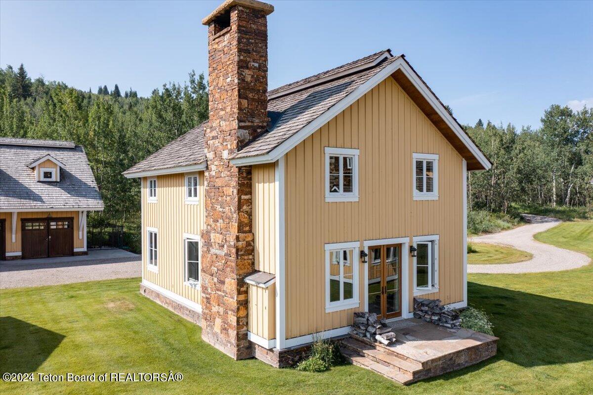 255 East Lucas Riva Ridge Road Jackson, WY 83001 - Photo 14 of 38 Blynken Primary Suite Cottage