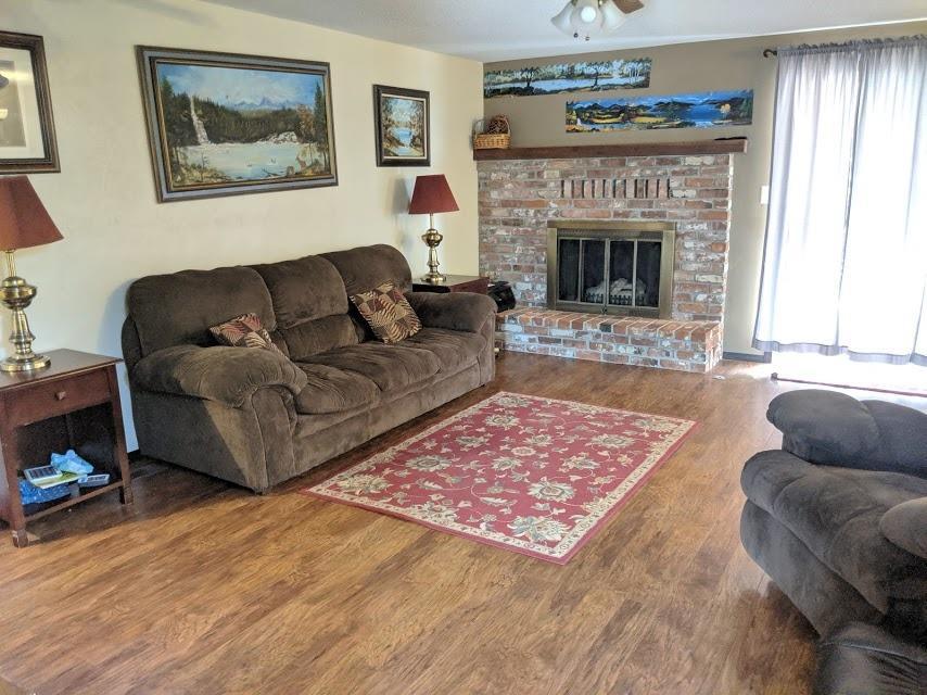 3805 Antelope Road White City, OR 97503 - Photo 9 of 23 Fireplace for perfect ambiance.