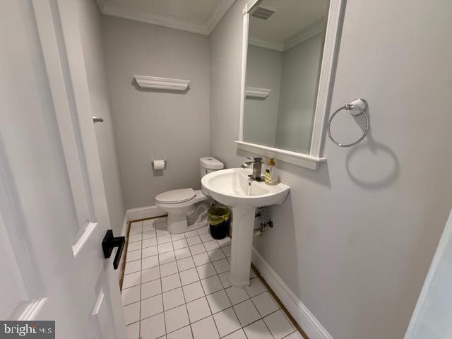 3409 Beret Lane Silver Spring, MD 20906 - Photo 9 of 18 a bathroom with a sink toilet and mirror