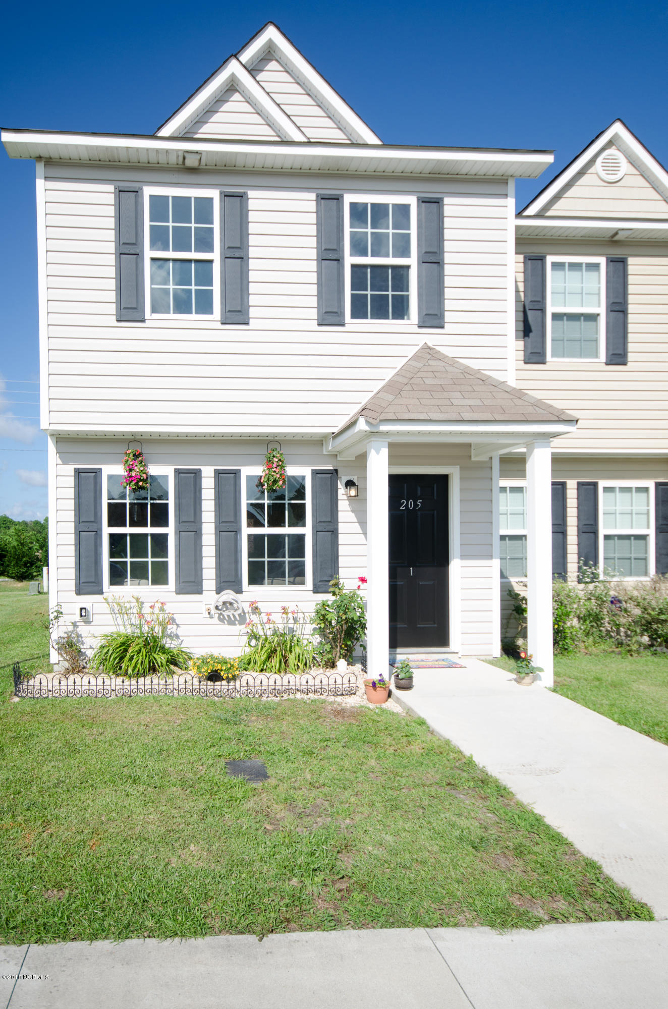 205 Lanieve Court, Unit 1 Hubert, NC 28539 - Photo 2 of 20 front