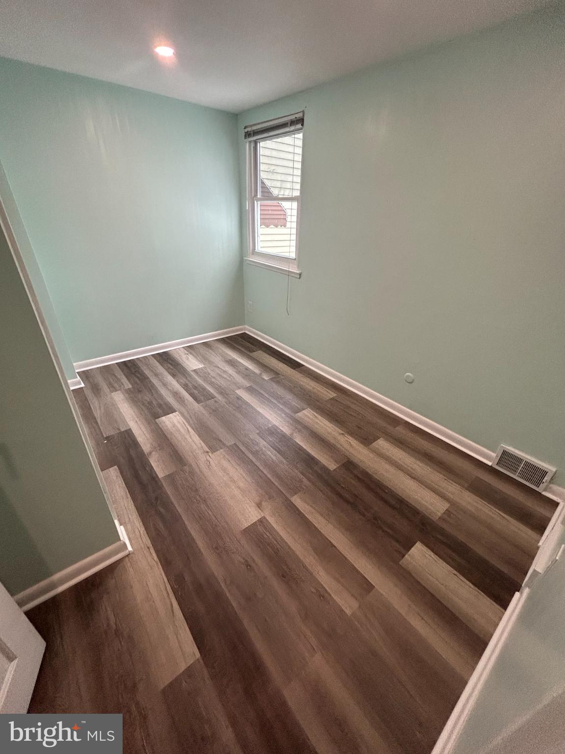 10830 Perrin Road Philadelphia, PA 19154 - Photo 11 of 25 a view of wooden floor