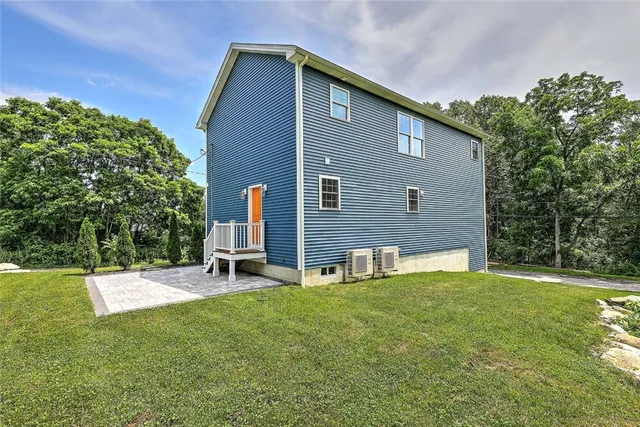 $699,900 | 29 Graves Avenue, North Smithfield, RI 02896