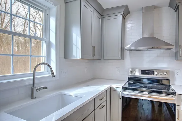 $699,900 | 29 Graves Avenue, North Smithfield, RI 02896