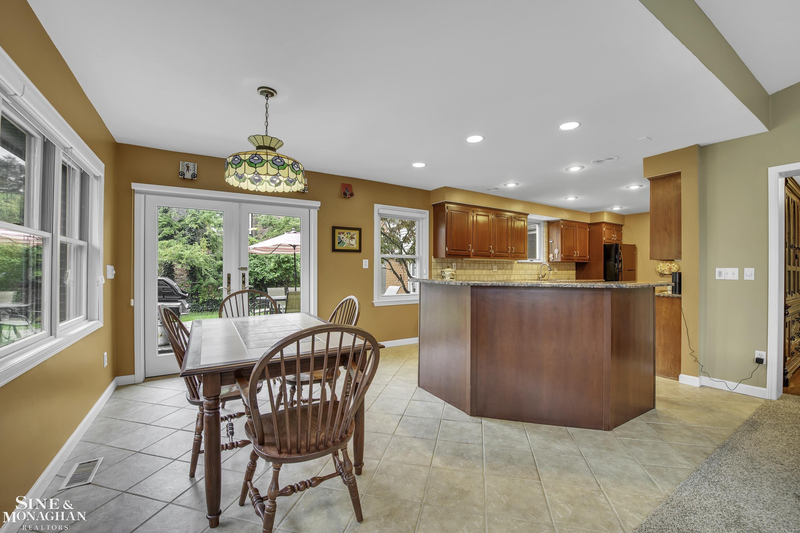 504 Pemberton Road Grosse Pointe, MI 48230 - Photo 9 of 53 50125712-8.JPG