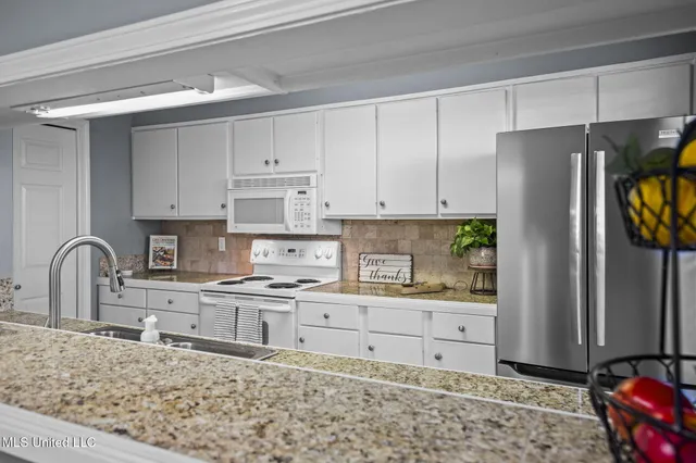 $265,000 | 550 Post Road, Unit 121, Ridgeland, MS 39157