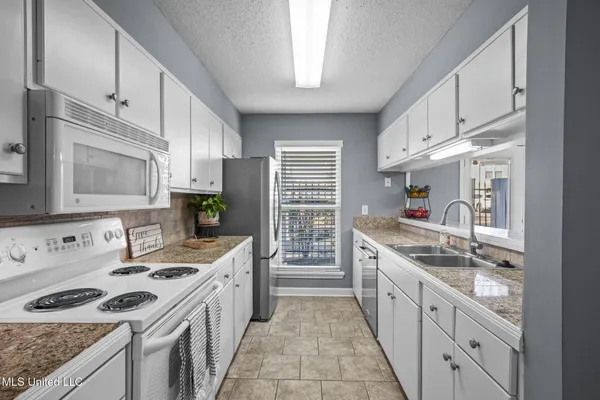 $265,000 | 550 Post Road, Unit 121, Ridgeland, MS 39157