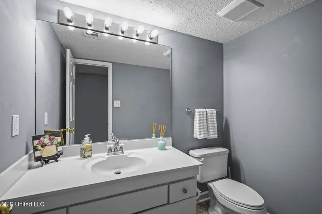 $265,000 | 550 Post Road, Unit 121, Ridgeland, MS 39157