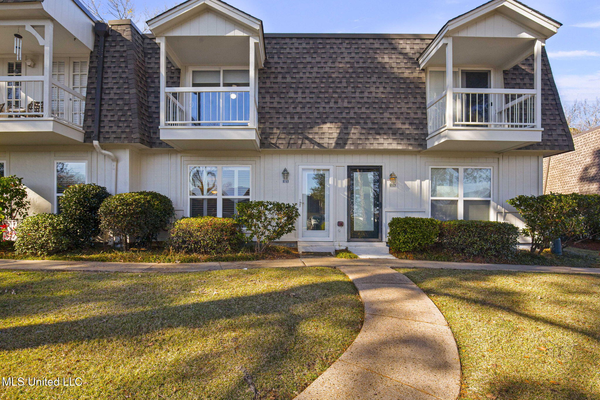 550 Post Road, Unit 121 Ridgeland, MS 39157 - Photo 3 of 52 3-web-or-mls-121 Point Clear-3