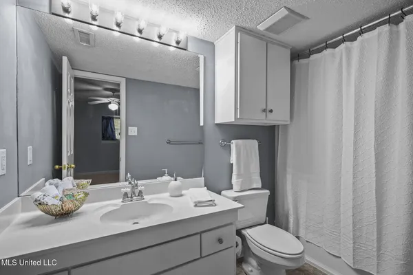 $265,000 | 550 Post Road, Unit 121, Ridgeland, MS 39157