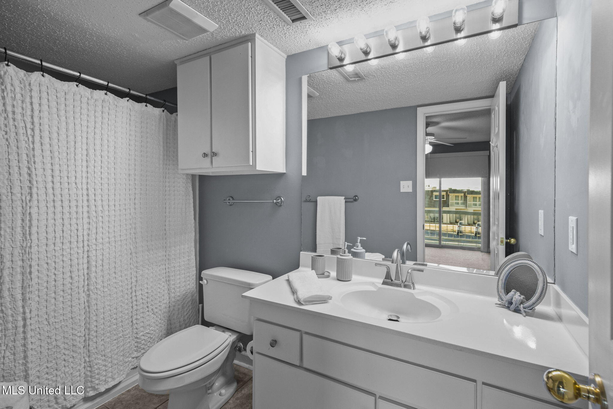 550 Post Road, Unit 121 Ridgeland, MS 39157 - Photo 39 of 52 39-web-or-mls-121 Point Clear-38a