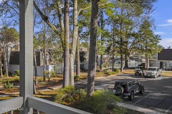 $265,000 | 550 Post Road, Unit 121, Ridgeland, MS 39157