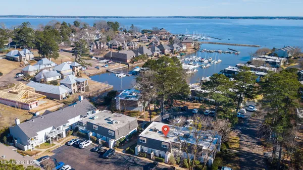 $265,000 | 550 Post Road, Unit 121, Ridgeland, MS 39157