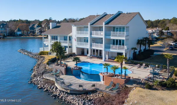 $265,000 | 550 Post Road, Unit 121, Ridgeland, MS 39157