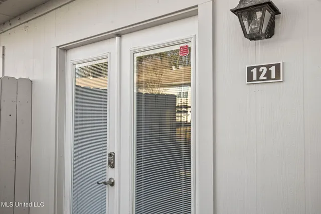 $265,000 | 550 Post Road, Unit 121, Ridgeland, MS 39157