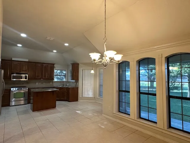 $332,900 | 702 Woodson Drive, Caldwell, TX 77836