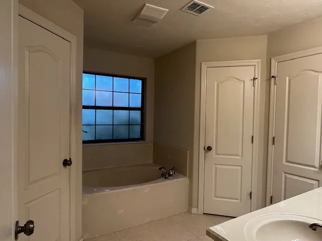 $332,900 | 702 Woodson Drive, Caldwell, TX 77836