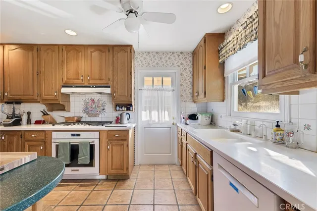 $1,100,000 | 9950 Delco Avenue, Chatsworth, CA 91311