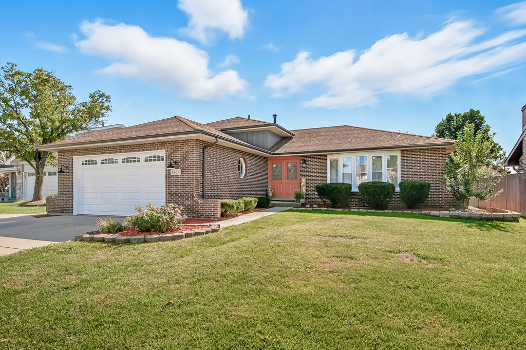 6923 154th Place Oak Forest, IL 60452 - Photo 1 of 27