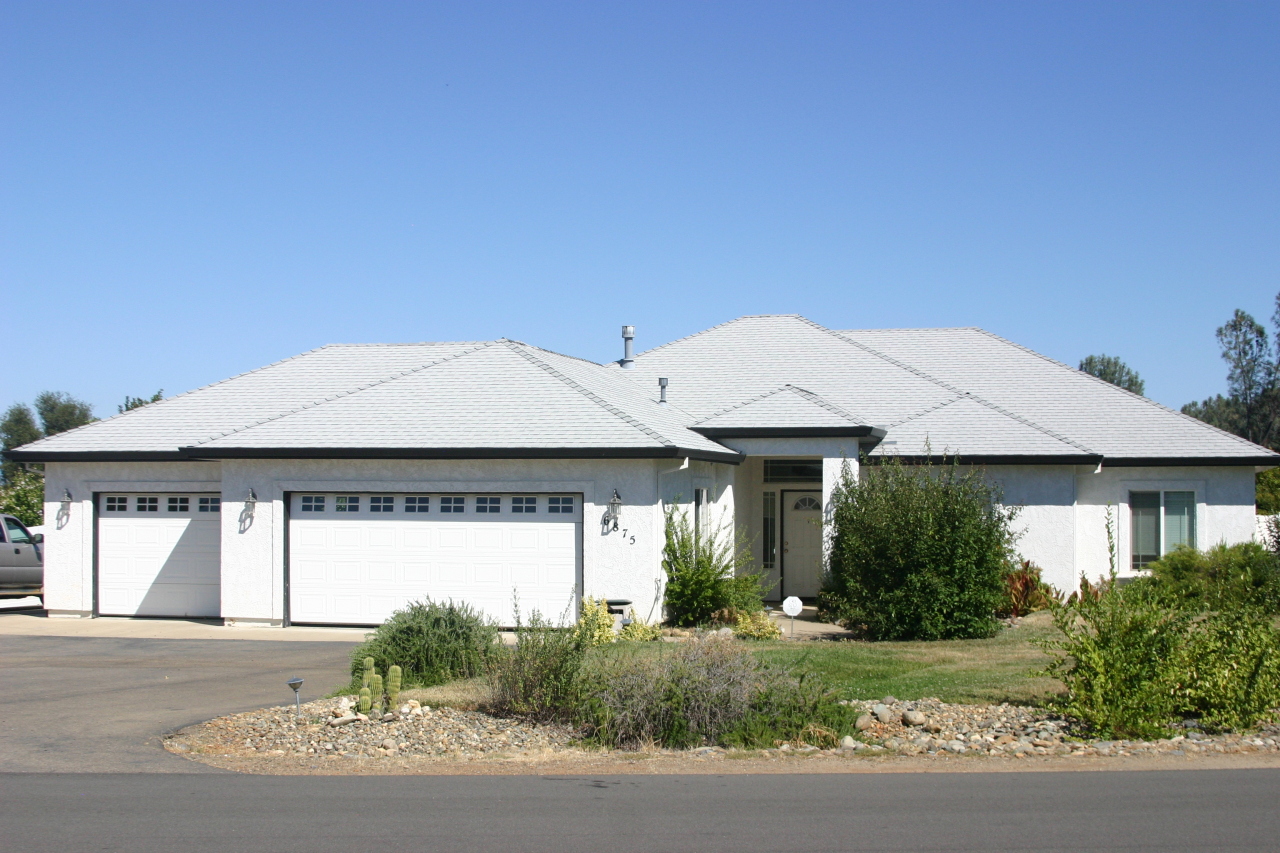 6875 Amber Ridge Drive Anderson, CA 96007 - Photo 1 of 6 Front