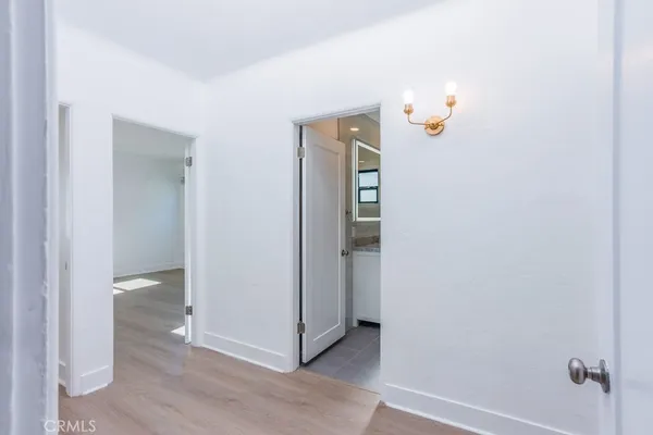 $5,995 | 130 South Harper Avenue, Los Angeles, CA 90048
