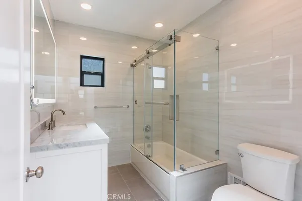 $5,995 | 130 South Harper Avenue, Los Angeles, CA 90048