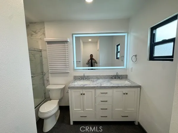 $5,995 | 130 South Harper Avenue, Los Angeles, CA 90048