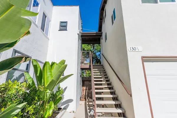 $5,995 | 130 South Harper Avenue, Los Angeles, CA 90048