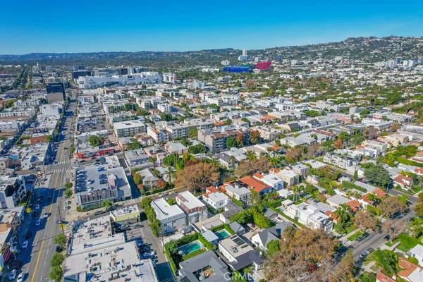 $5,995 | 130 South Harper Avenue, Los Angeles, CA 90048