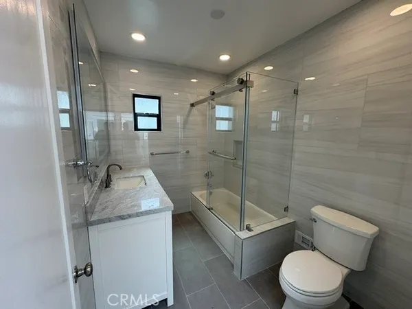 $5,995 | 130 South Harper Avenue, Los Angeles, CA 90048