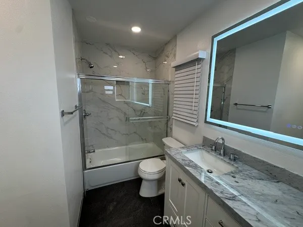 $5,995 | 130 South Harper Avenue, Los Angeles, CA 90048