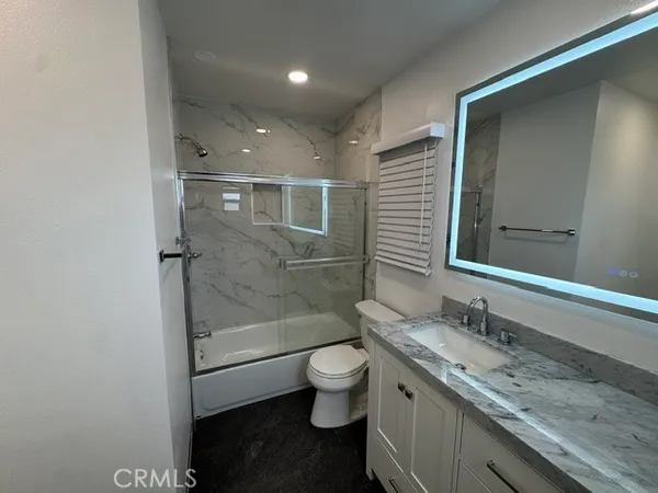 $5,995 | 130 South Harper Avenue, Los Angeles, CA 90048