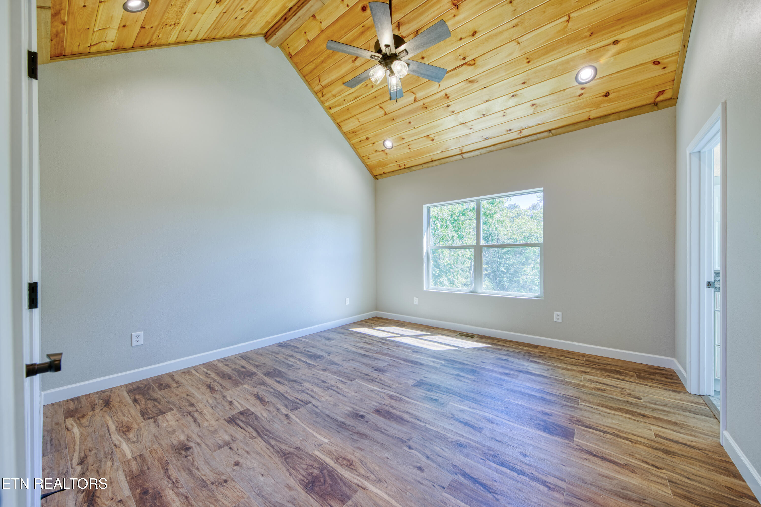 1854 Chapel Road Sevierville, TN 37876 - Photo 16 of 42 0H3A1076_21