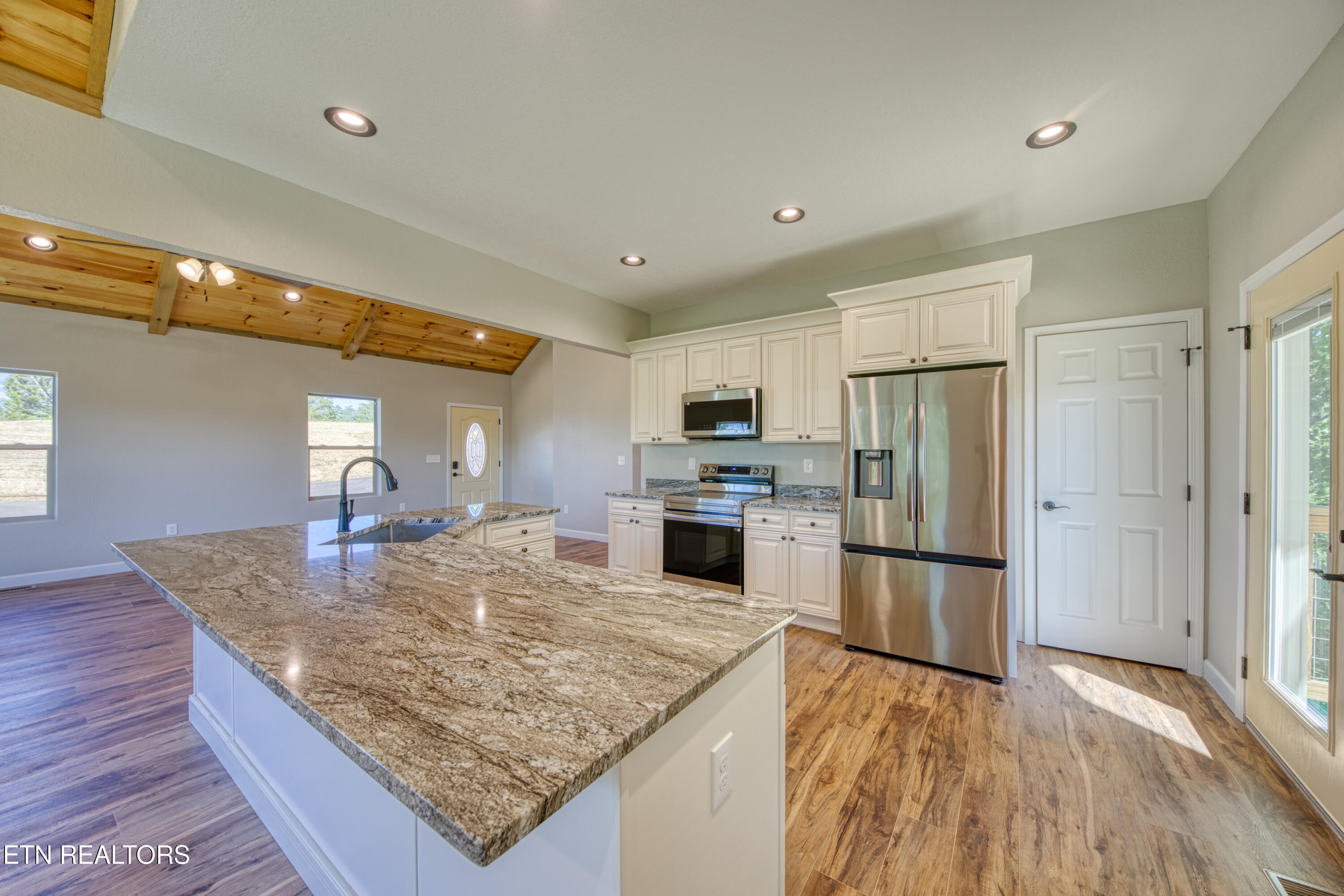 1854 Chapel Road Sevierville, TN 37876 - Photo 6 of 42 0H3A1036_12