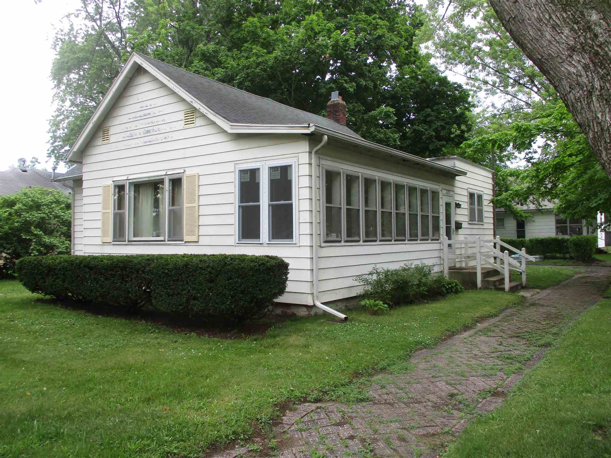 1129 Jefferson Street Rochester, IN 46975 - Photo 1 of 15