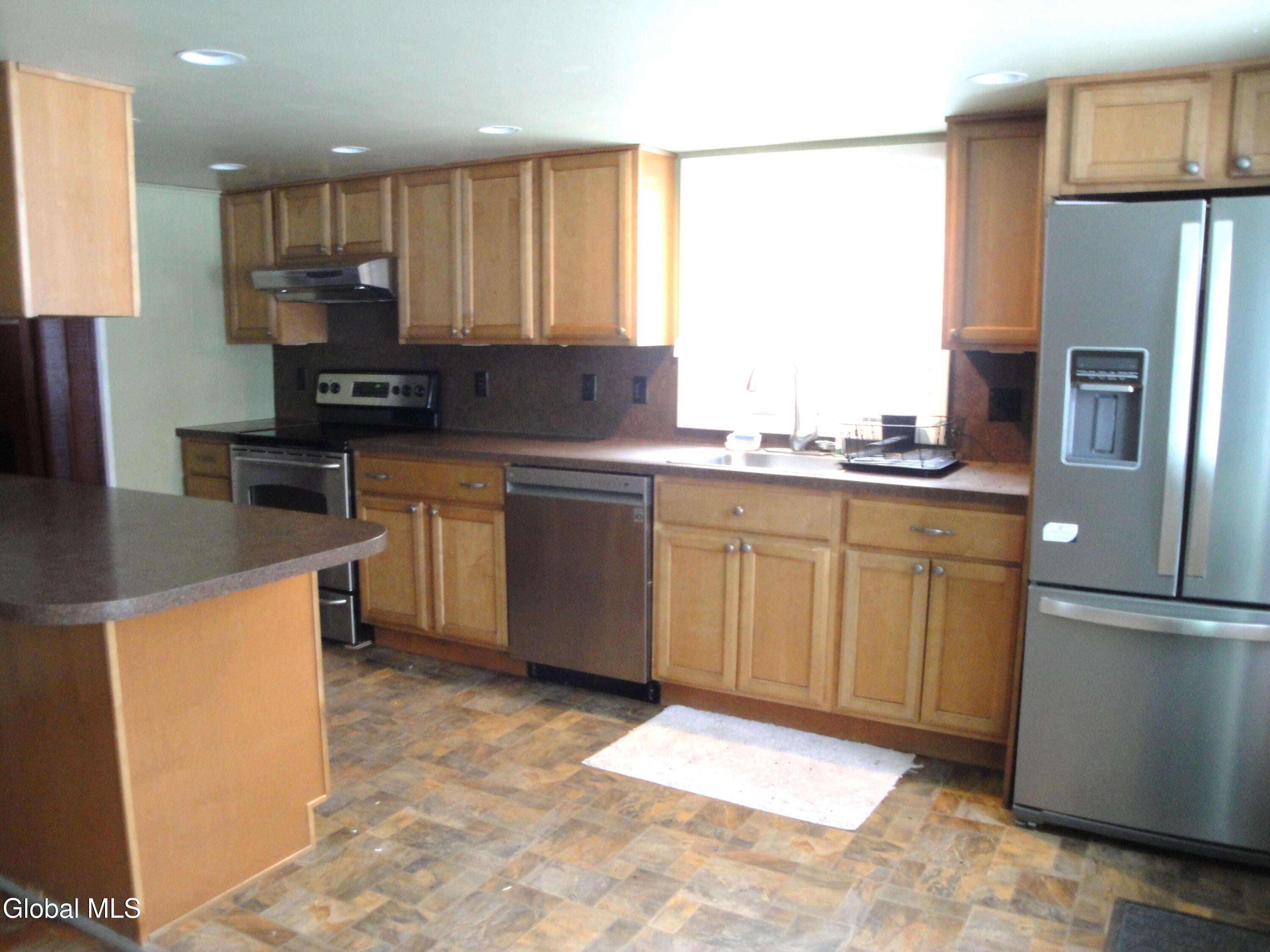 2329 County Rte 51 New Baltimore, NY 12087 - Photo 6 of 25 DSC05154